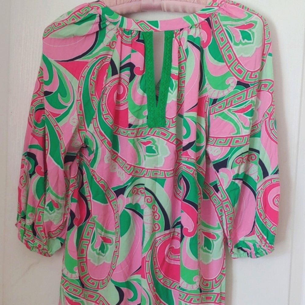 Crown & Ivy Pink/Green Keyhole back Peasant Blouse. Size XS